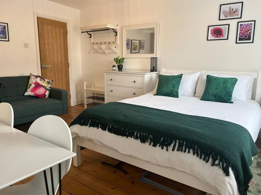 The Boardroom Apartment